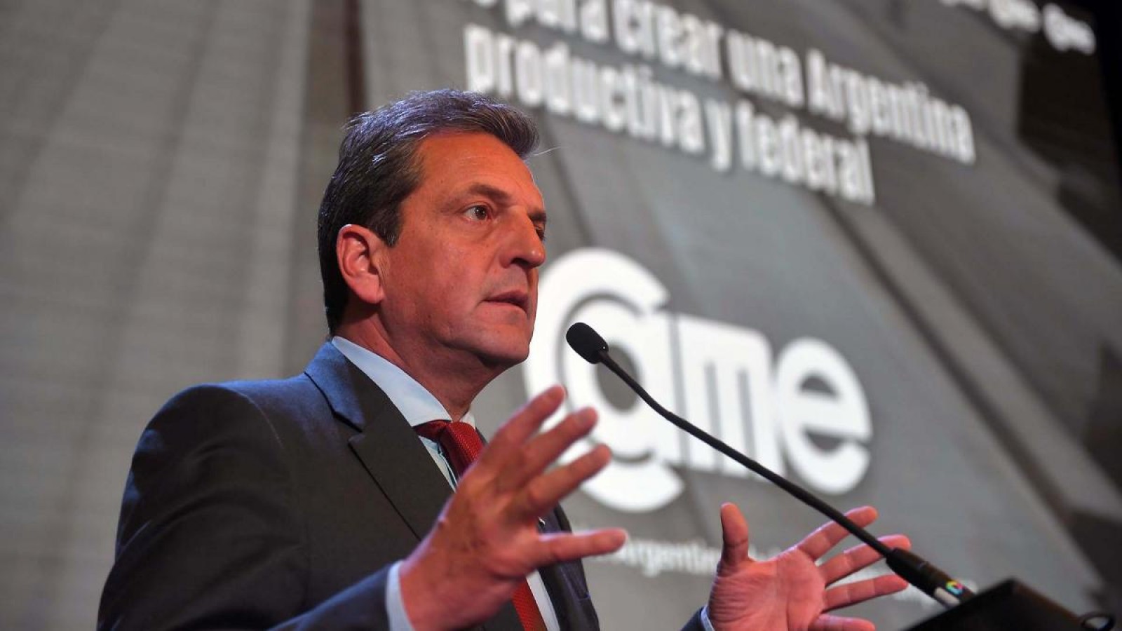 Massa anunció un incentivo para exportaciones de pymes
