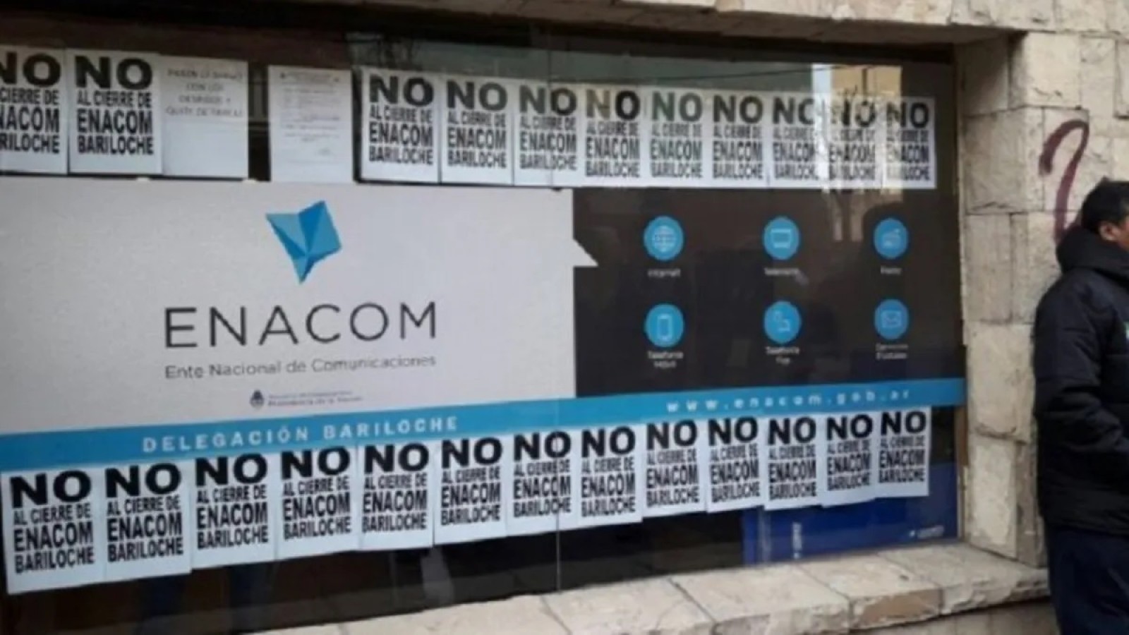 Milei cierra delegaciones de ENACOM y se estima más de 500 despidos