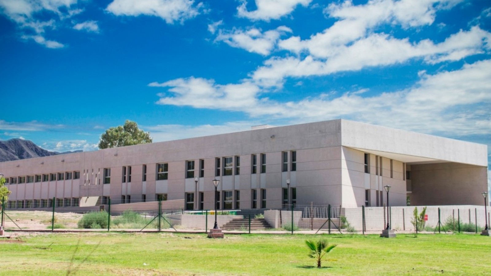 Banderazo en defensa de la educación, la investigación, la ciencia y universidades públicas