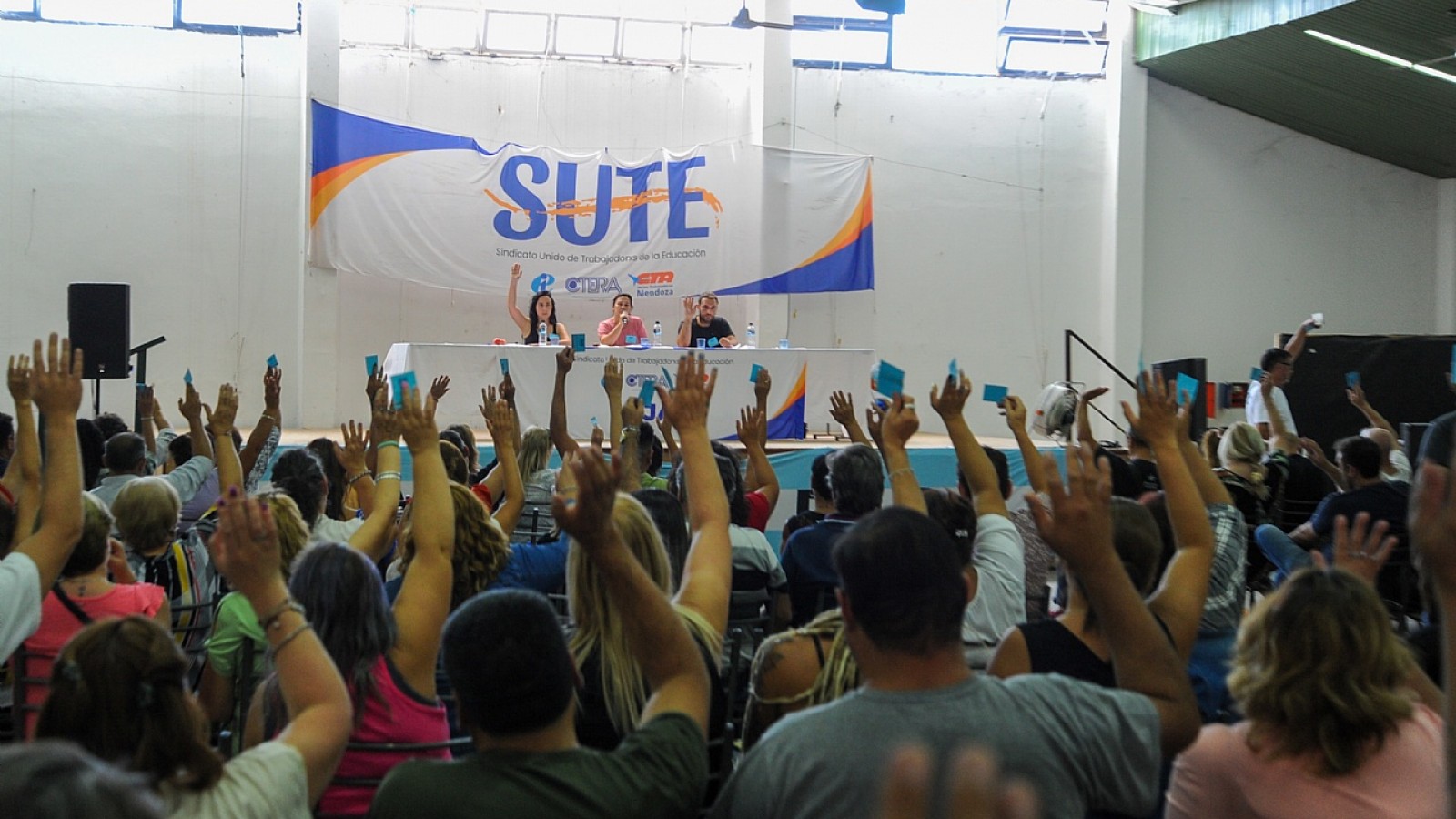 El SUTE aceptó la oferta salarial del Gobierno