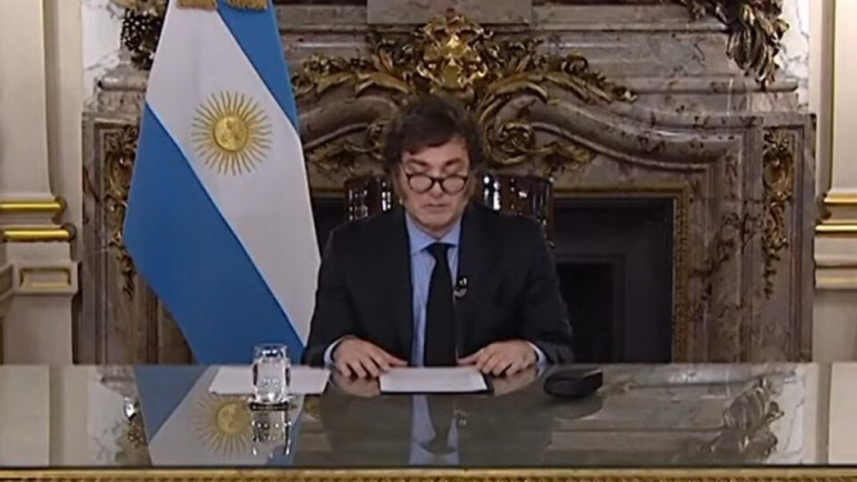 El presidente Milei en cadena nacional dio un discurso de campaña