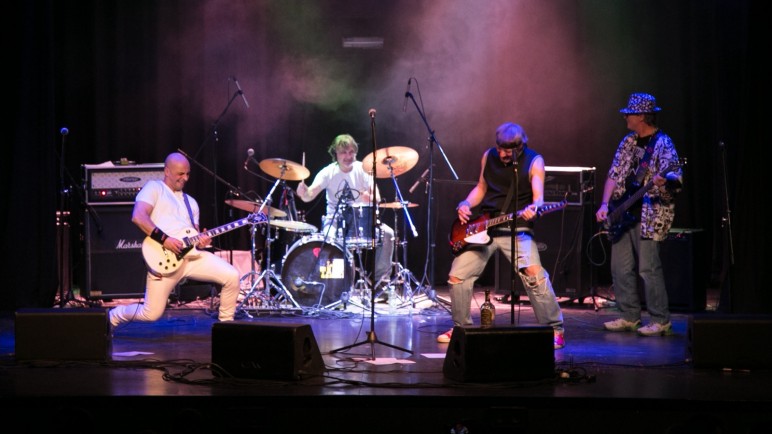 Un sábado potente con rock original, en vivo Zeta Cuatro