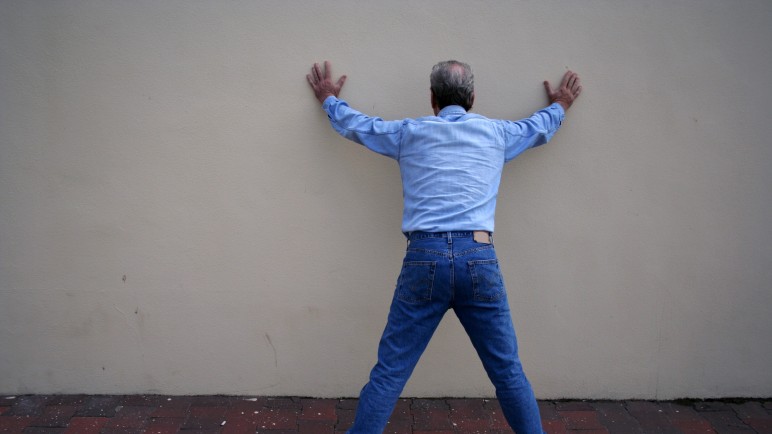 Arriba las manos: esto es un gobierno