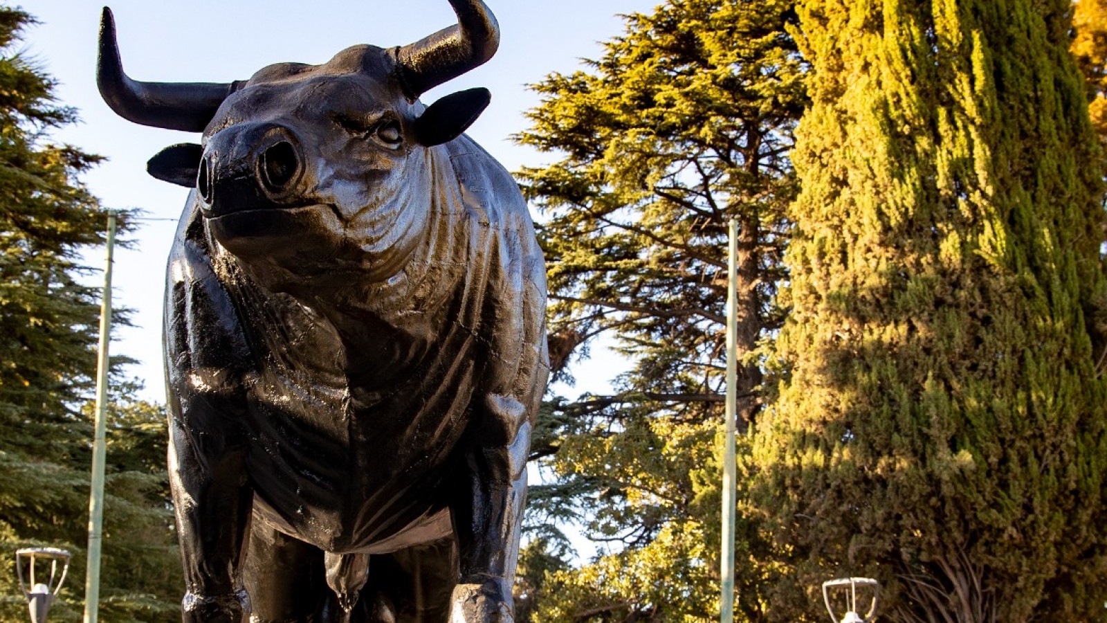 Maipú reconoce a sus trabajadores con un ícono histórico del departamento
