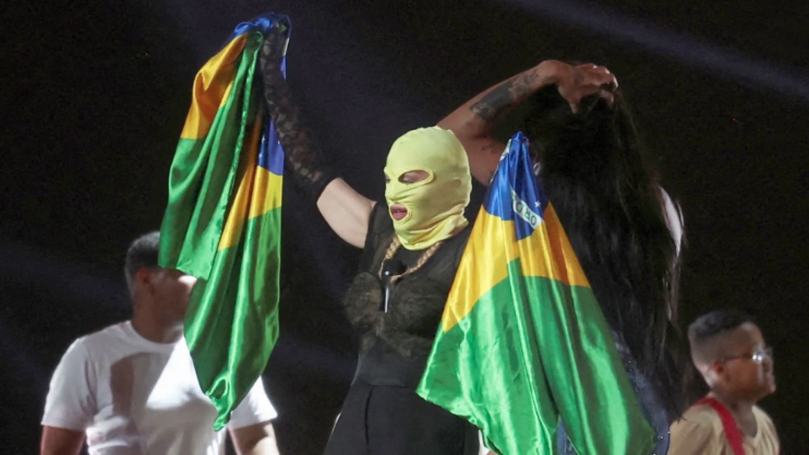 Madonna ensayó sobre el escenario de la playa de Copacabana