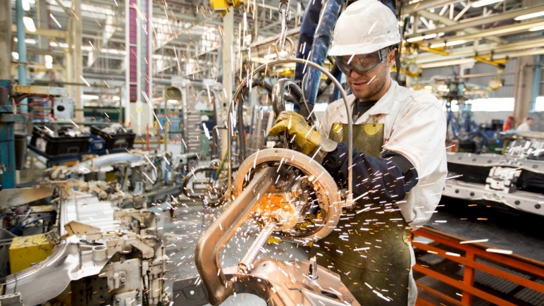 En marzo la industria cayó 21,2% y la construcción 42,2% interanual