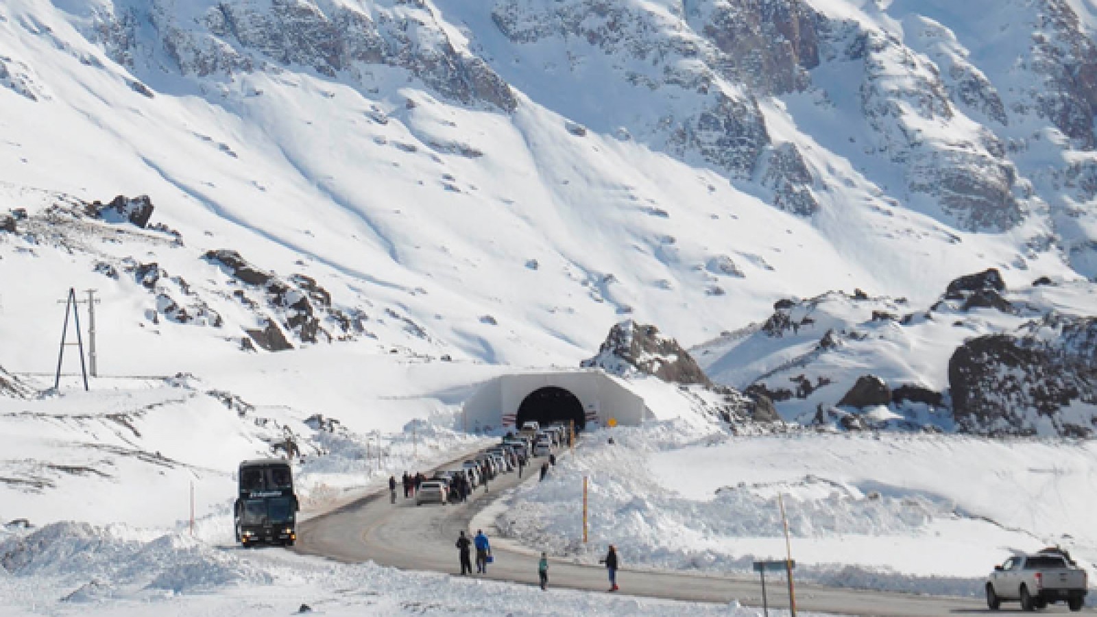 Cierran la frontera con Chile en el paso Cristo Redentor
