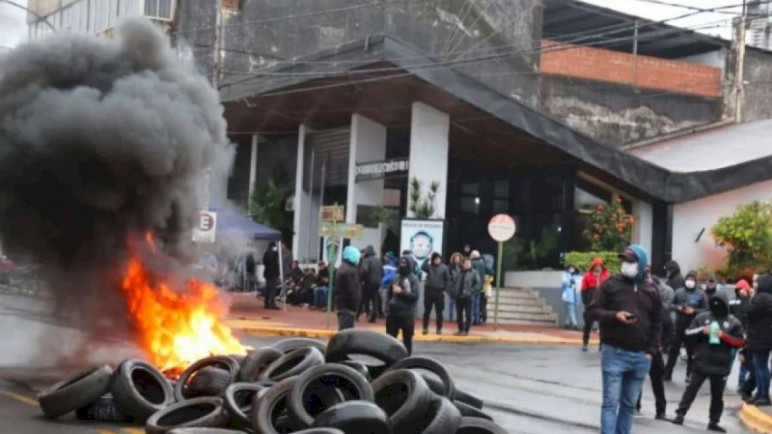 Yerbateros se suman a la protesta salarial en Misiones