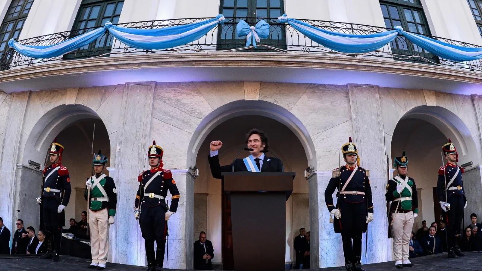 Milei encabezó un 25 de Mayo, sin Pacto y con pocos seguidores