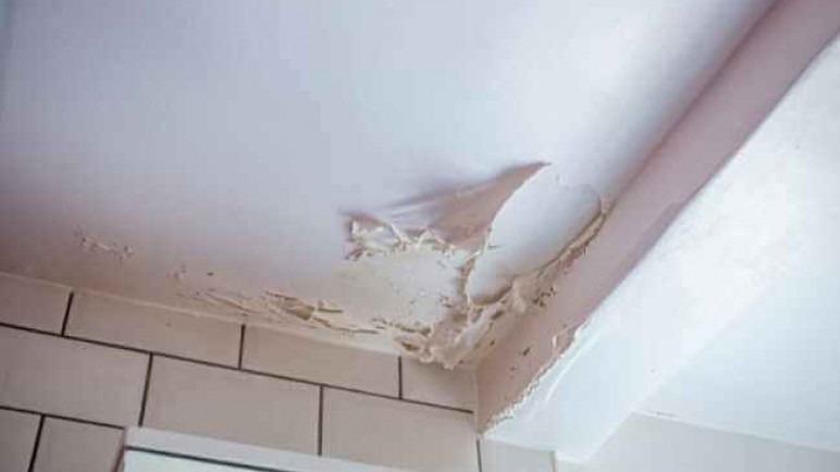 Humedad en baños: cómo evitar dañar revestimientos