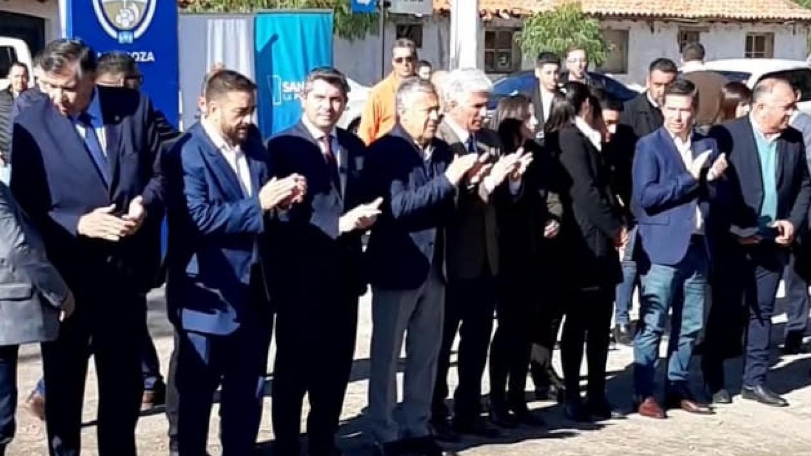 Alfredo Cornejo firma convenio con sus pares de San Luis y San Juan