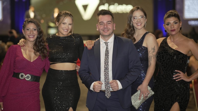 Todos los famosos en la alfombra roja del Martín Fierro Federal