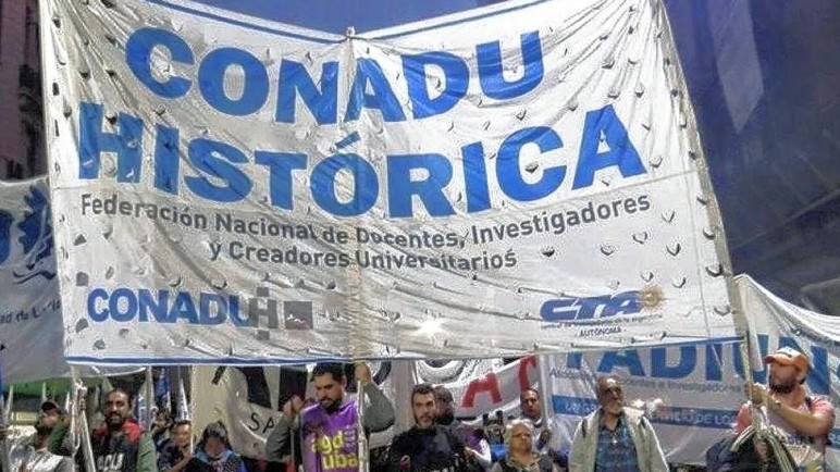 Universidades nacionales vuelven al paro por mejoras salariales y en contra de la Ley Bases