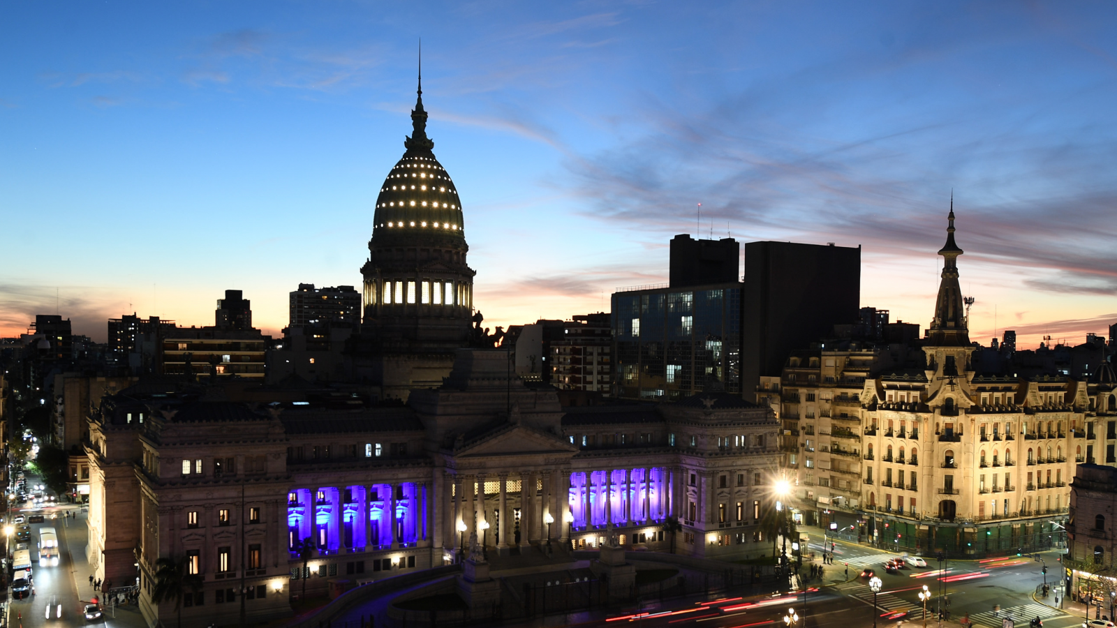 Nada es gratis. El proverbio de Milei se cumplió. Se aprobó la Ley Bases en Senadores y vuelve a diputados.