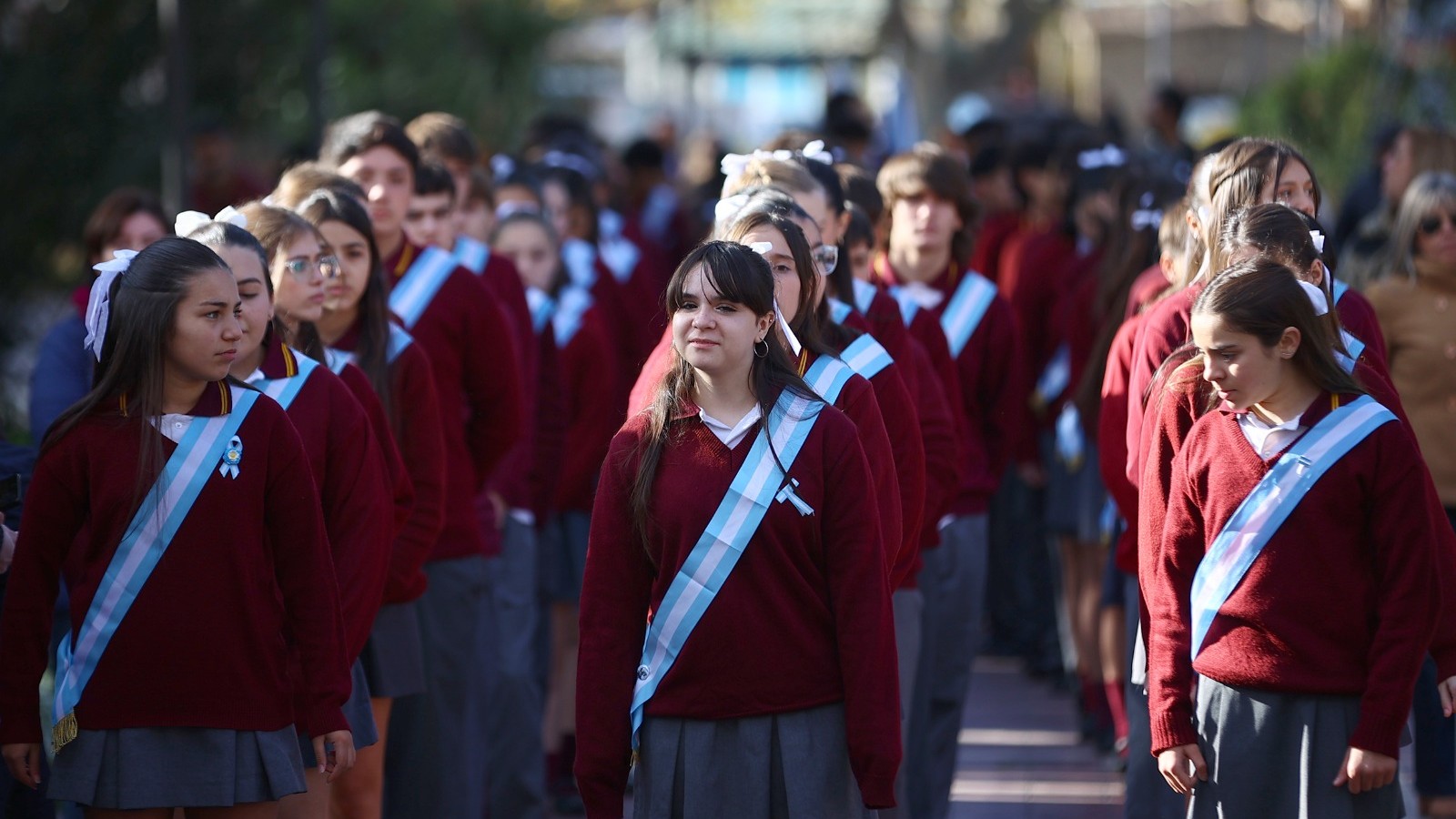 Estudiantes maipucinos juraron lealtad a la Bandera Nacional