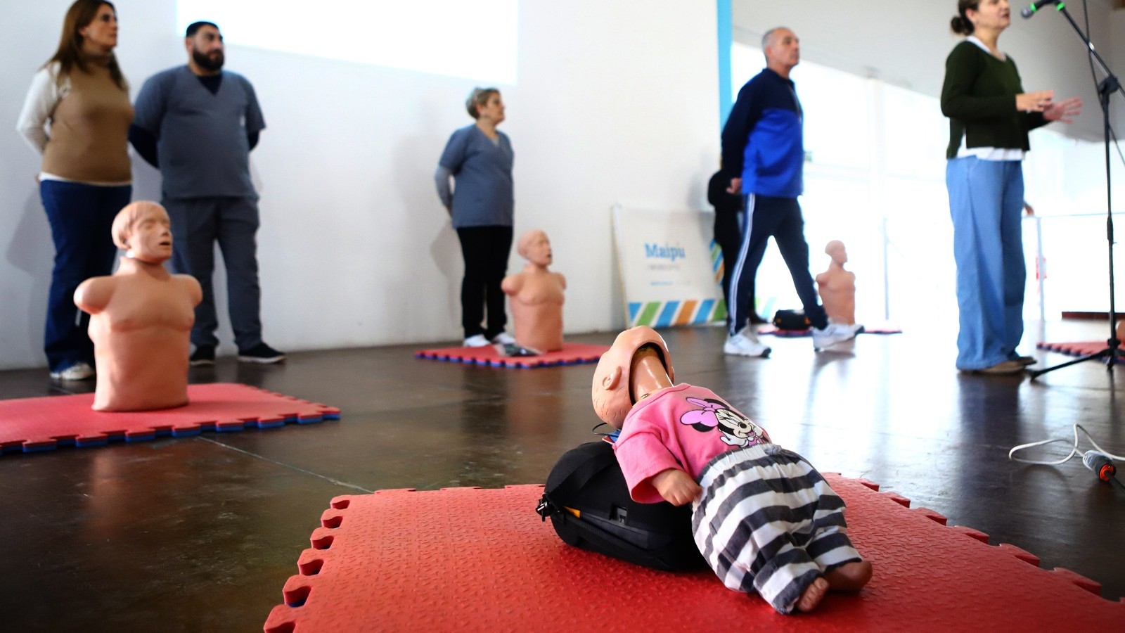 Capacitan a personal turístico en primeros auxilios