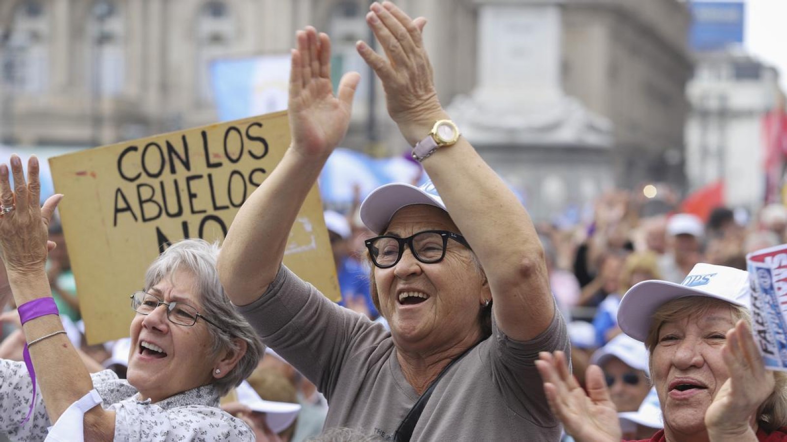 Milei pone en dudas el pago del bono de julio a las y los jubilados