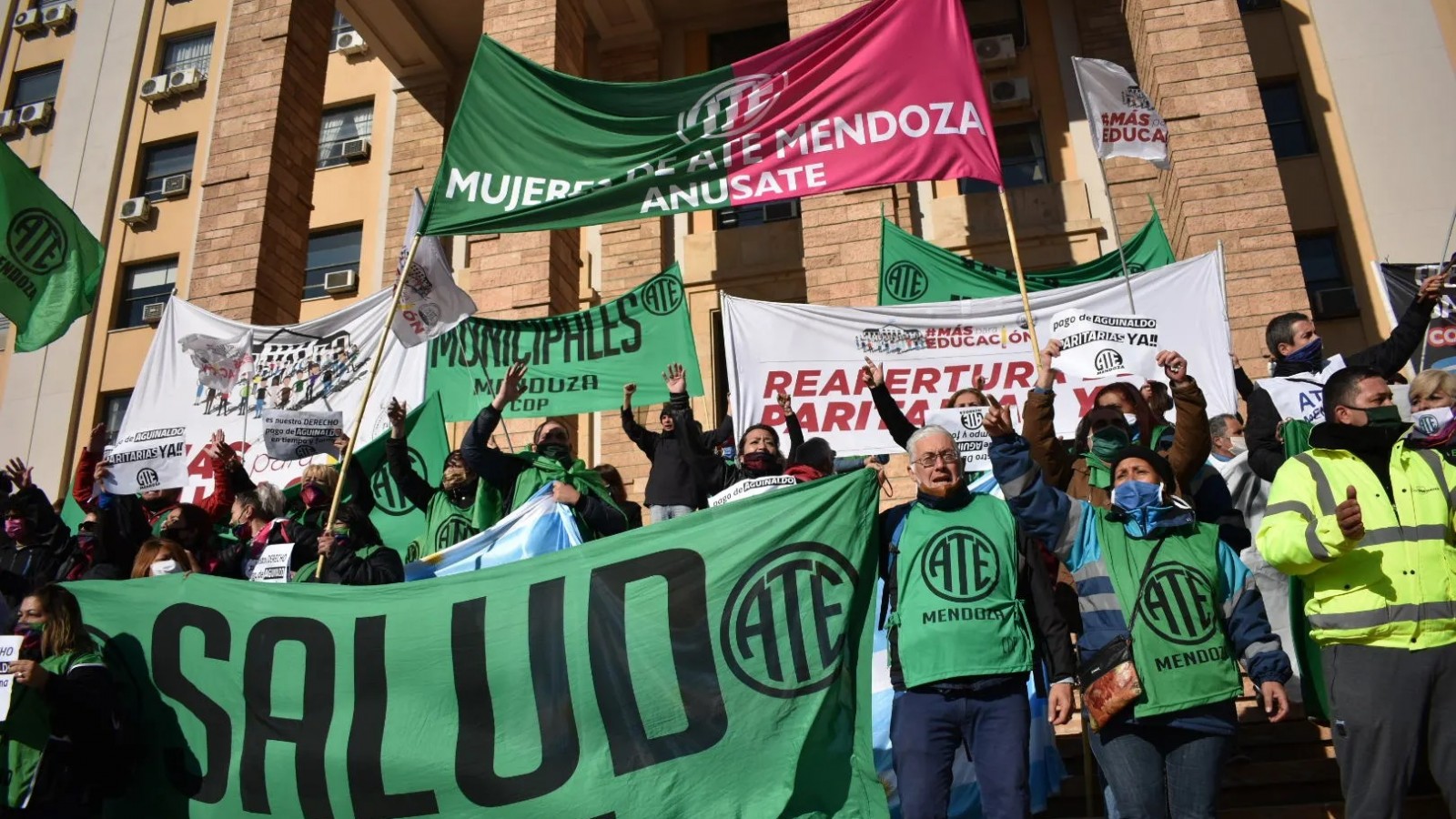 Paritarias: AMPROS y ATE rechazaron las ofertas salariales, SUTE aceptó