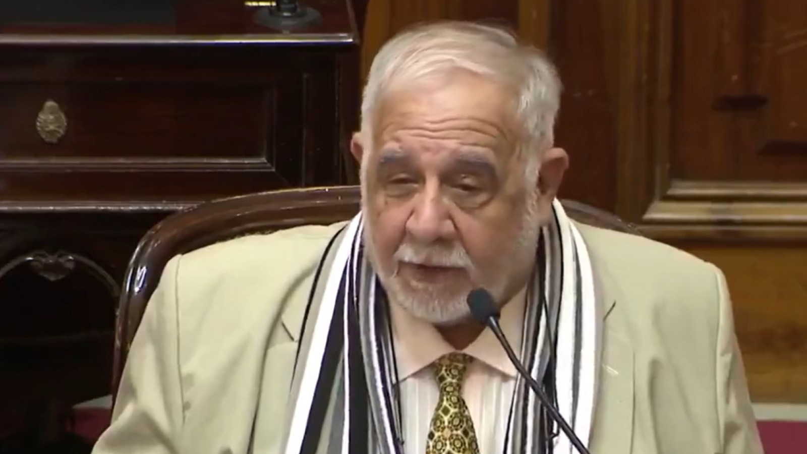 Un senador de La Libertad Avanza propuso legalizar la venta de niños y niñas