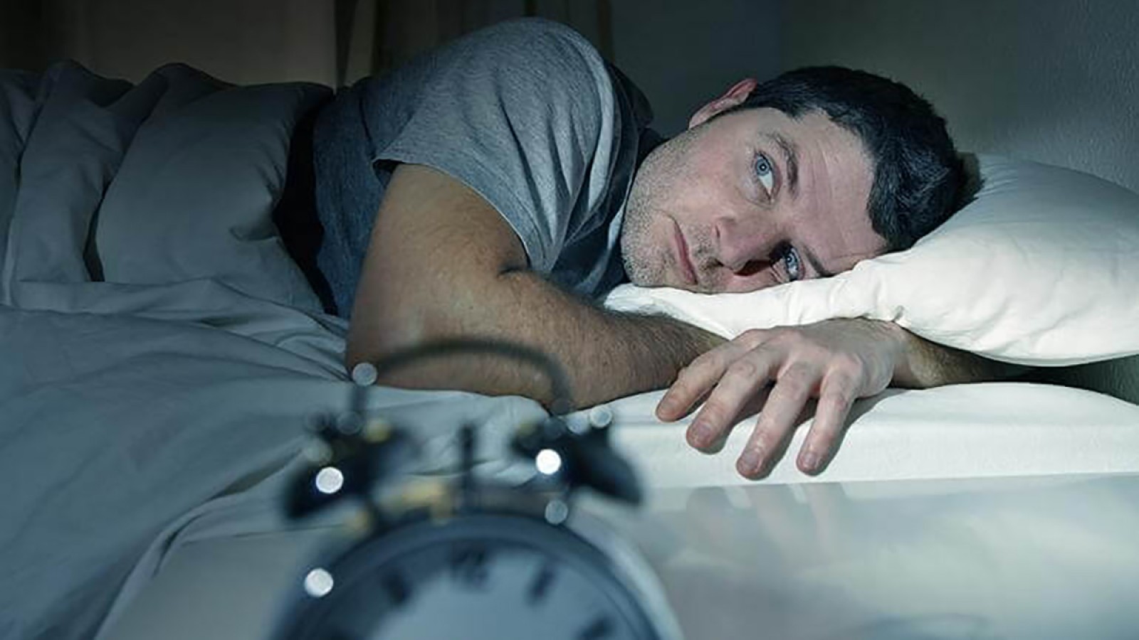 Cómo el insomnio afecta tu salud y cómo combatirlo