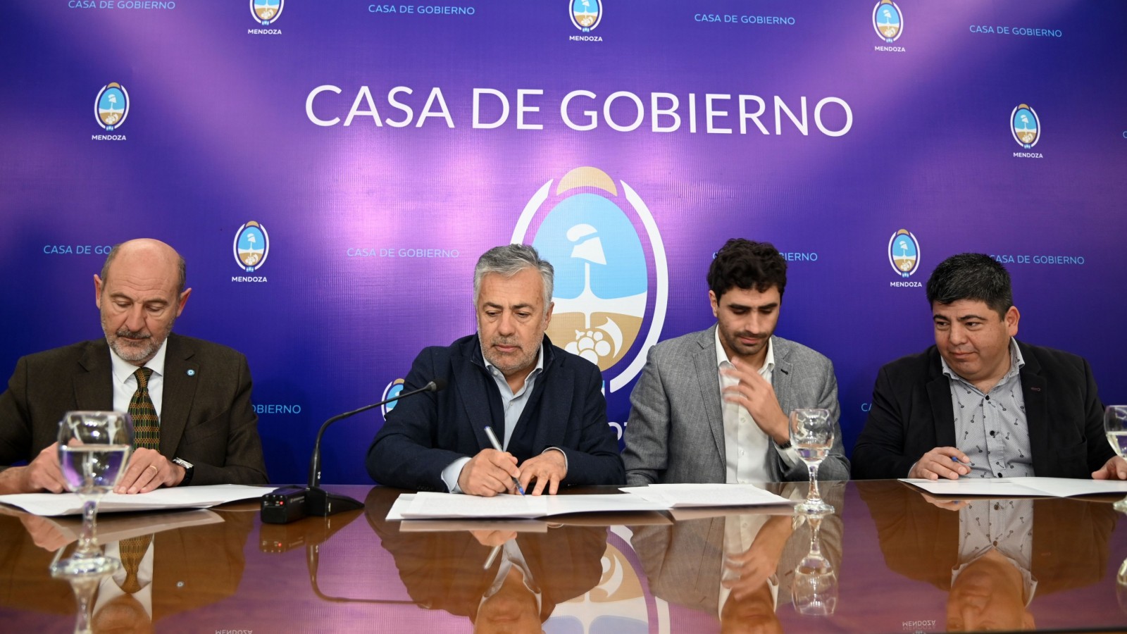 Mendoza: acuerdo de "paz social" para atraer inversiones