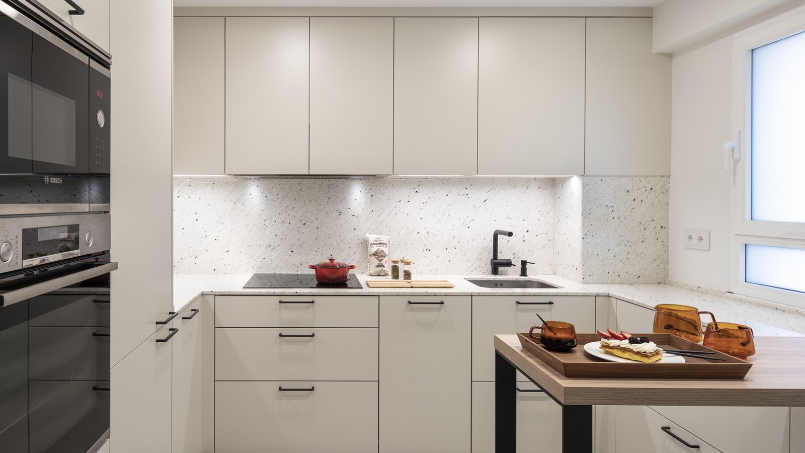 Electrodomésticos inteligentes para una cocina moderna: eficiencia y tecnología avanzada