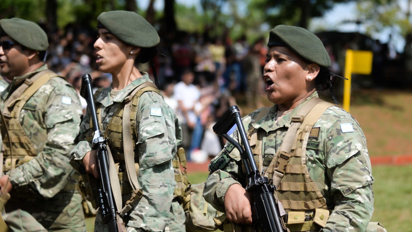 Milei aprobó un nuevo aumento salarial para las Fuerzas Armadas