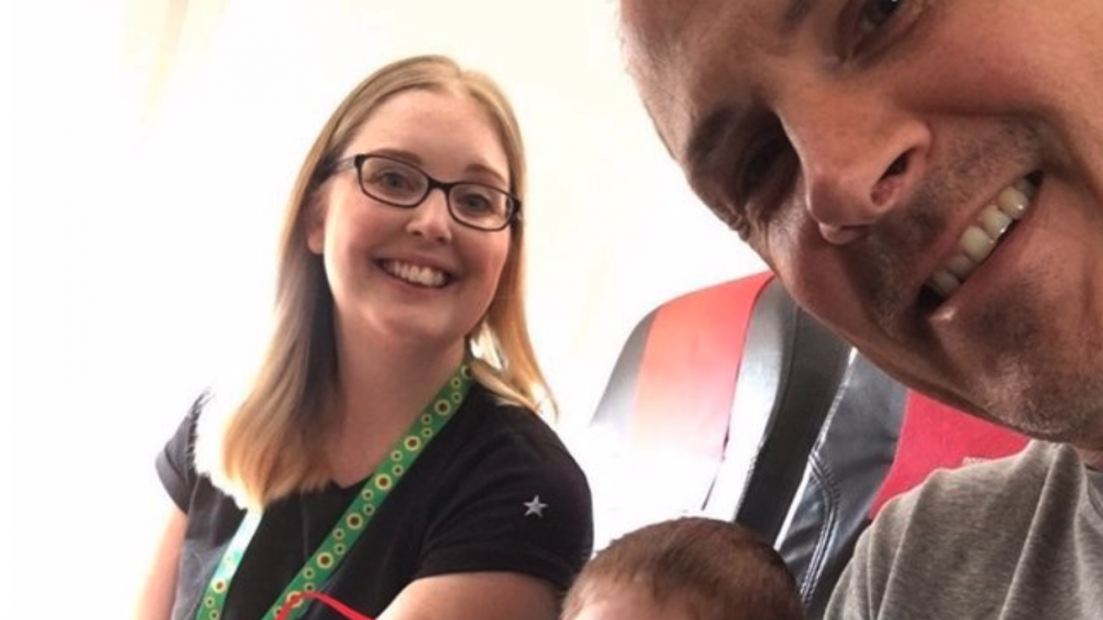 Discapacidades invisibles: ¿Qué simboliza un cordón verde con girasoles?