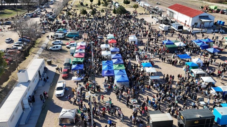 Monte Comán celebró sus 134 años con un desfile histórico y actividades para toda la familia