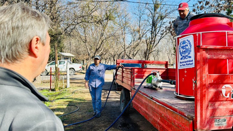 Omar Félix fortalece el vínculo con Punta del Agua: entrega de equipamiento y diálogo con vecinos