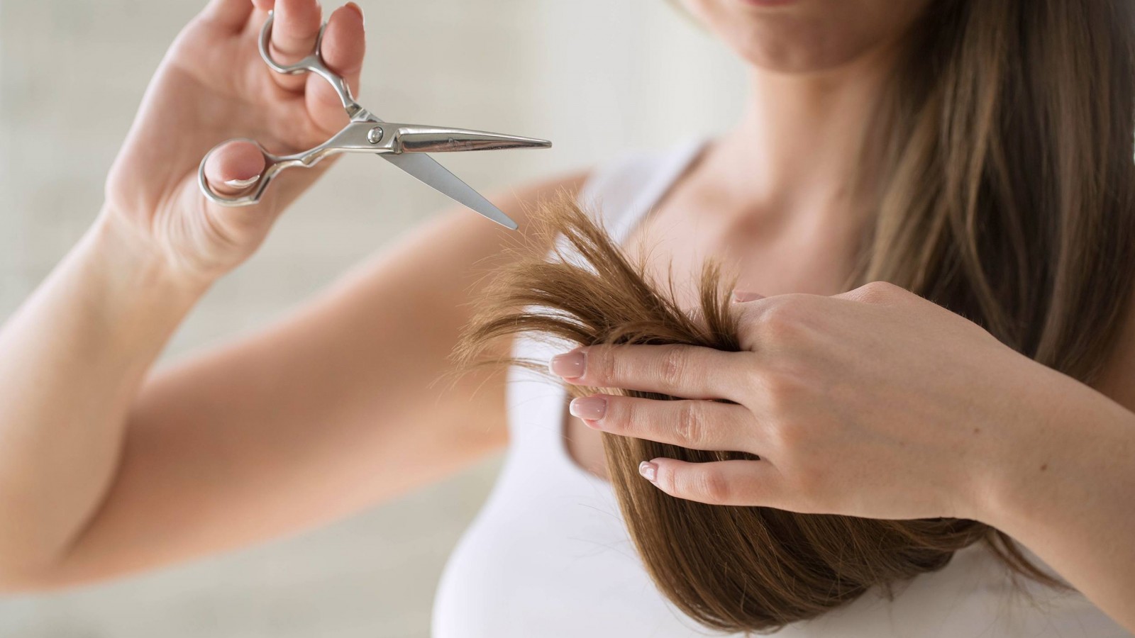 ¿Cuál es el origen de la práctica de cortarse un mechón de cabello en honor a Santa Rosa?