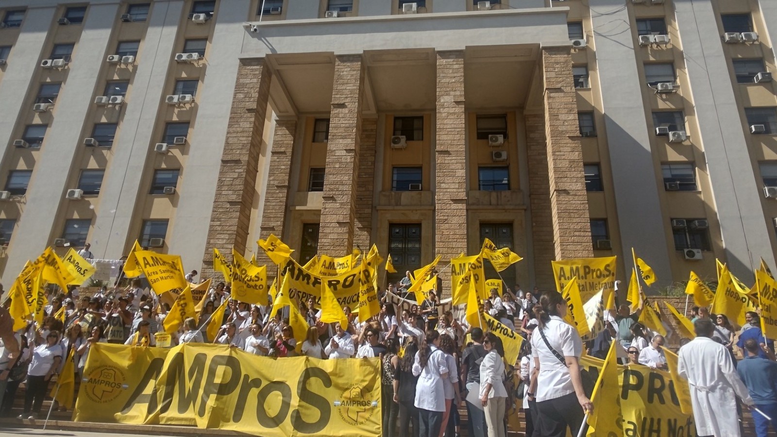 El gobierno de Mendoza descontó los días de paro a profesionales de la salud