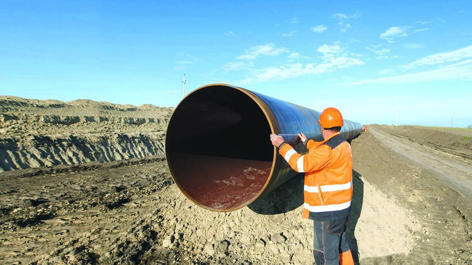 El gobierno de Javier Milei frenó 469 obras públicas en todo el país