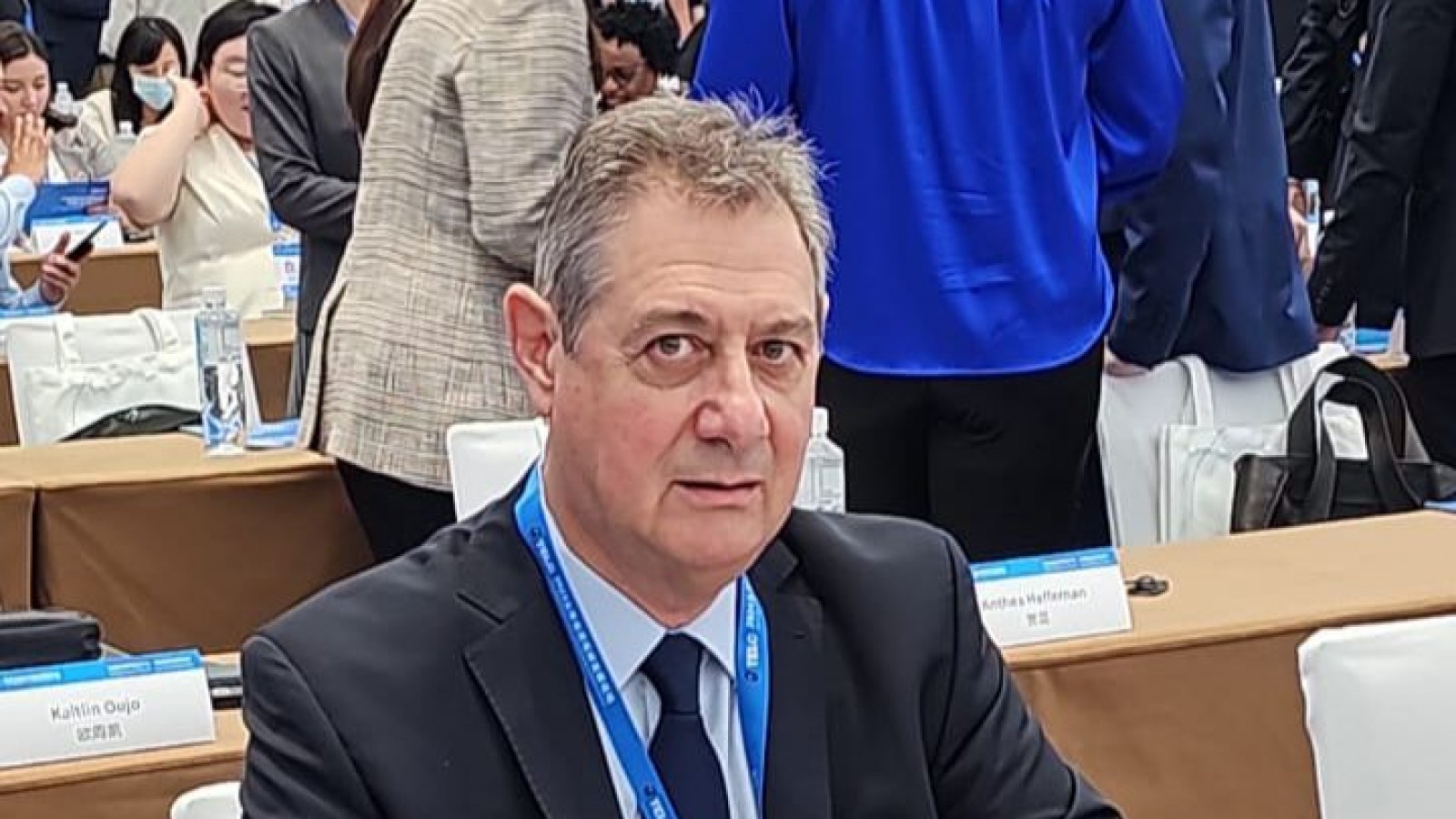 Omar Félix representa a San Rafael en el Foro de Desarrollo Energético en China