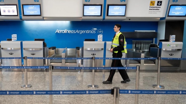 Pilotos incrementarán las medidas de fuerza contra Aerolíneas Argentinas