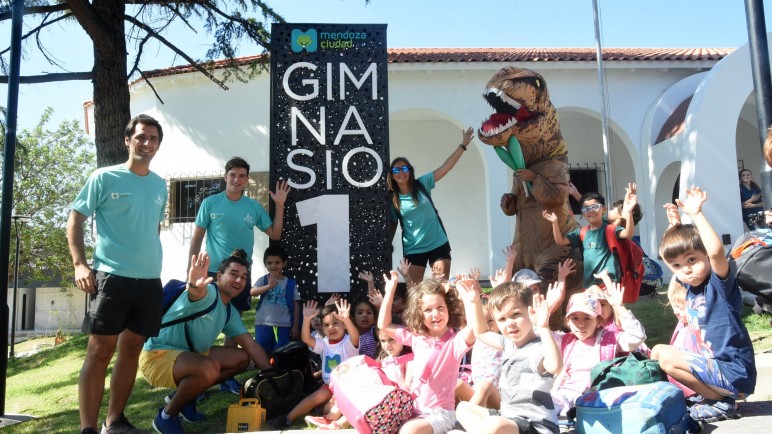 Convocatoria para profesores y estudiantes de Educación Física en las escuelas de verano de la Ciudad