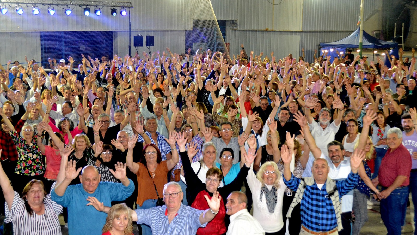 Más de 3000 personas celebraron el Baile de Adultos Mayores en Maipú