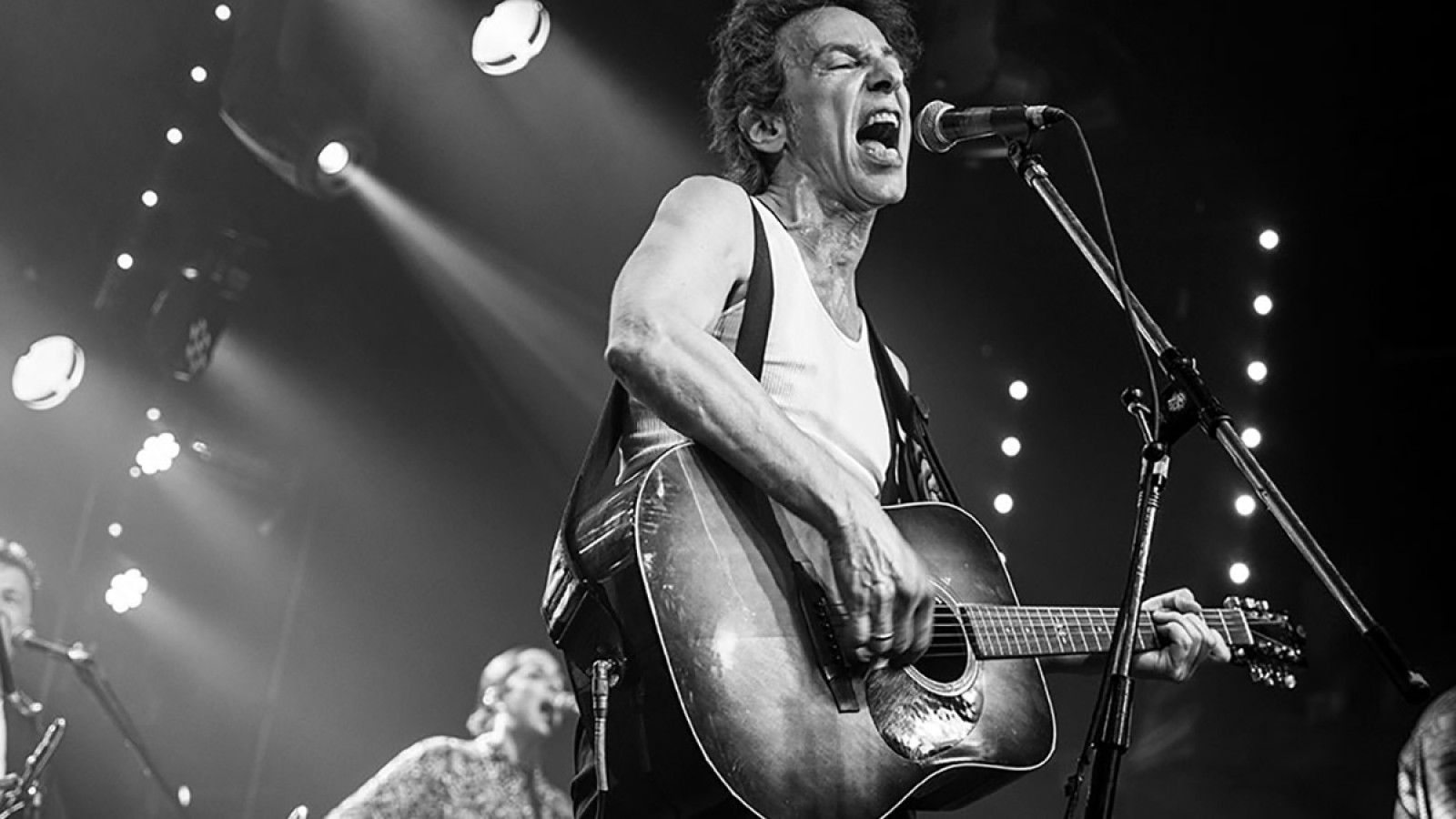 Javier Calamaro se presenta en Espacio Arizu y habrá feria de vinos y gastronomía