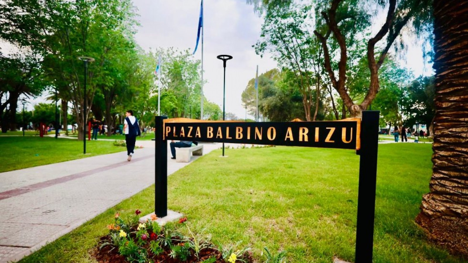 Villa Atuel festejó el Día de la Madre con la renovación de su plaza central y más obras