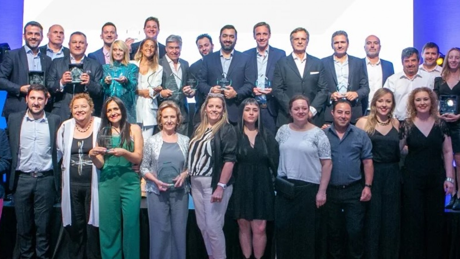 Hasta este jueves se puede participar y elegir a los mejores ejecutivos y empresarios del 2024