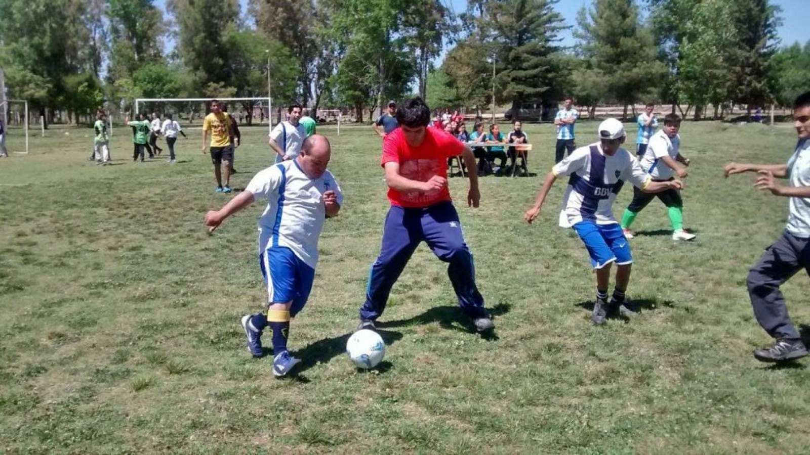Más de 200 jóvenes celebran la inclusión en las finales de la Liga Inclusiva de Fútbol
