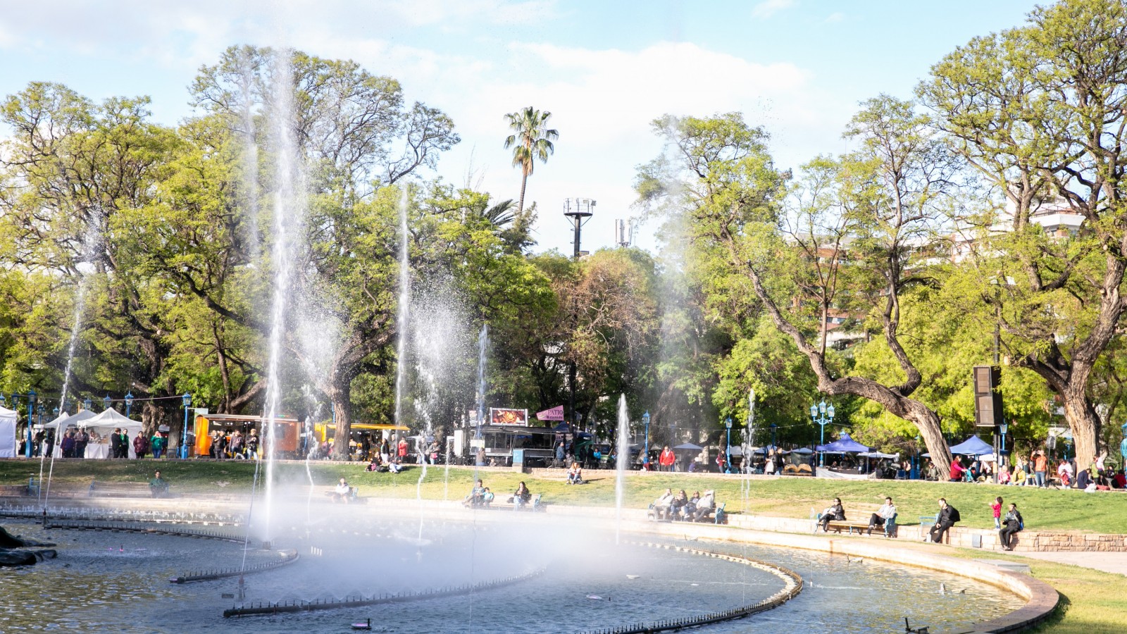 Llega el 12° Encuentro Artístico y Cultural de Artesanías a la plaza Independencia