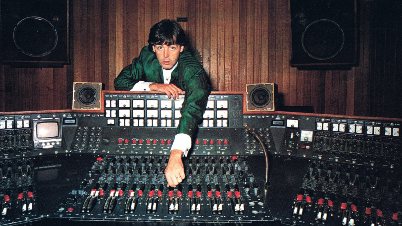 Sale a la venta la consola que los Beatles usaron para grabar Abbey Road