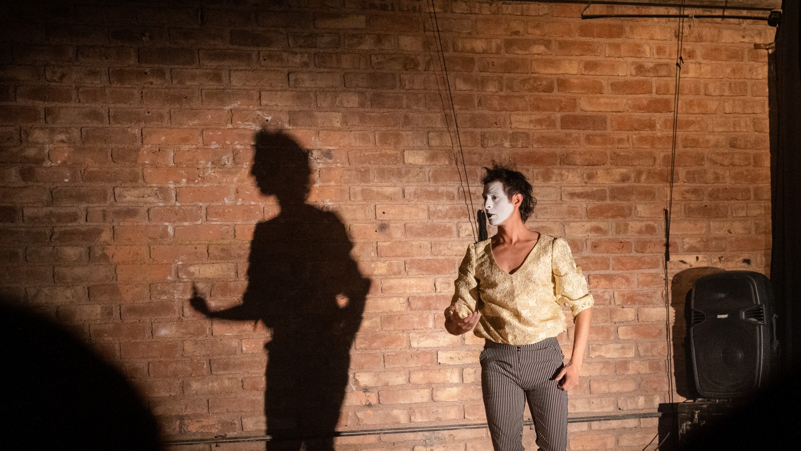 Vuelve Poesía Corpórea: el cuerpo como testimonio en un espectáculo que fusiona danza, música y teatro