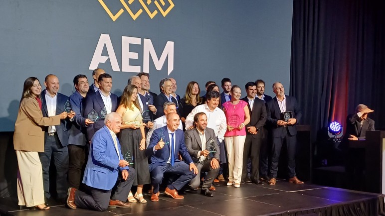 Premiación de AEM, en el Hilton, con todo el poder institucional de Mendoza
