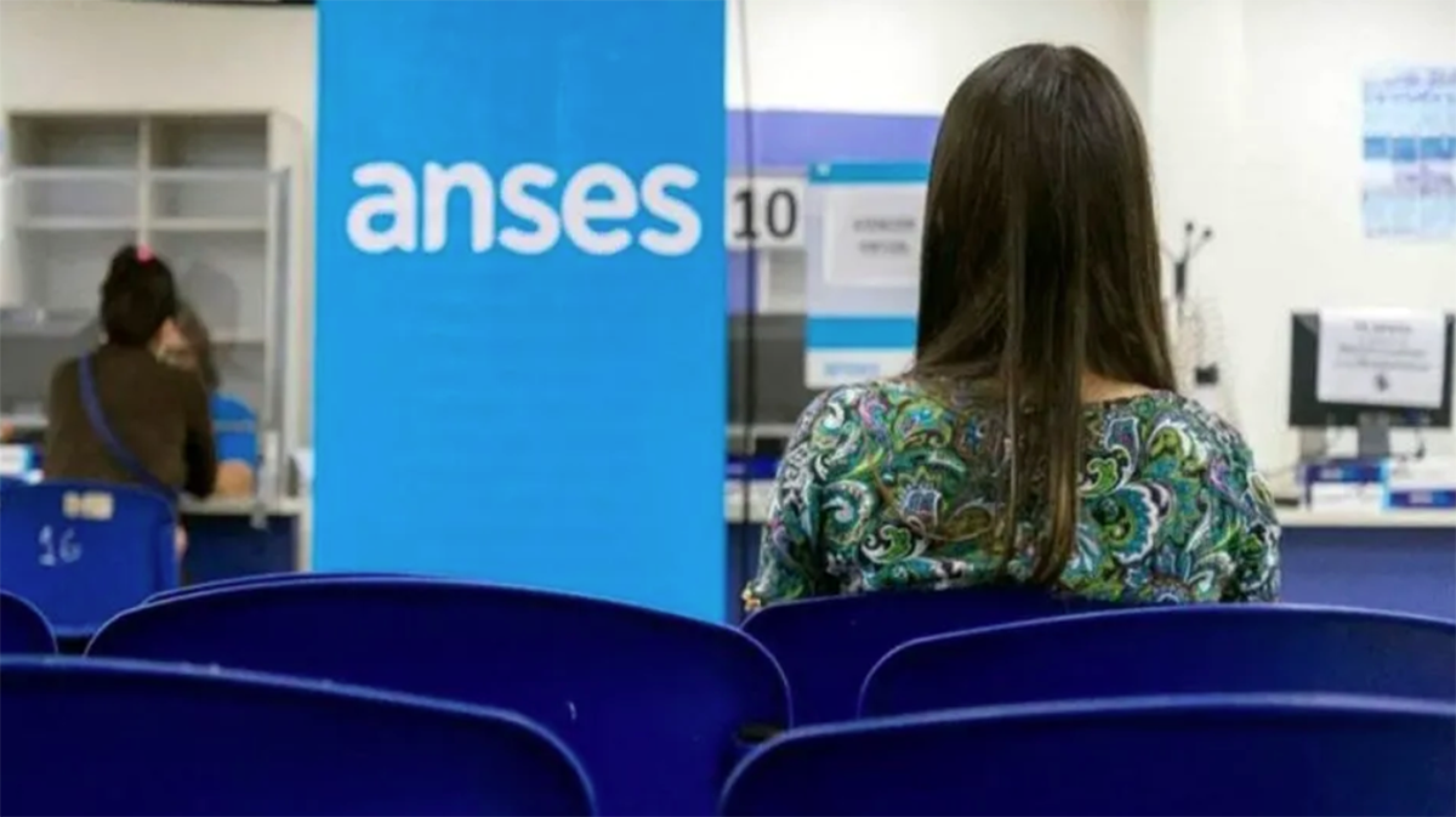 ANSES confirmó calendario y montos de AUH para enero 2025