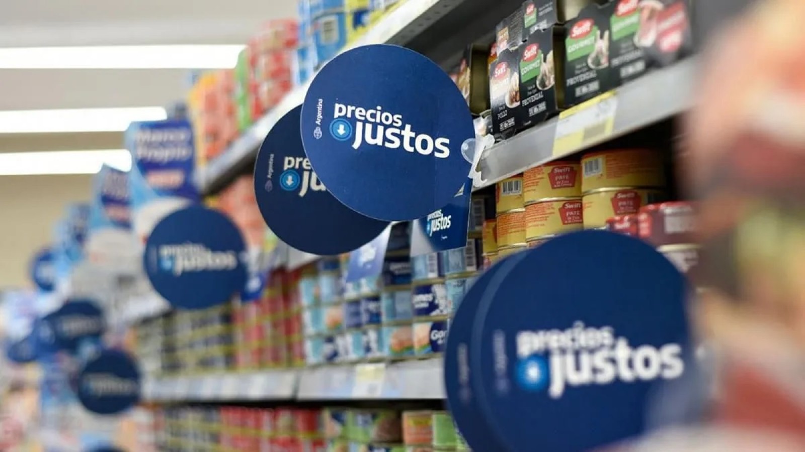 El gobierno de Javier Milei deroga 43 normas de control de precios, abastecimiento y trámites