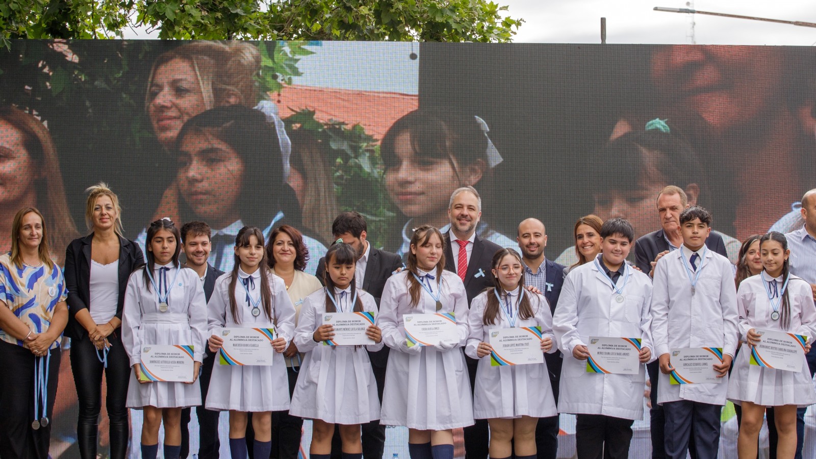 Maipú reconoció a más de 1200 abanderados y escoltas
