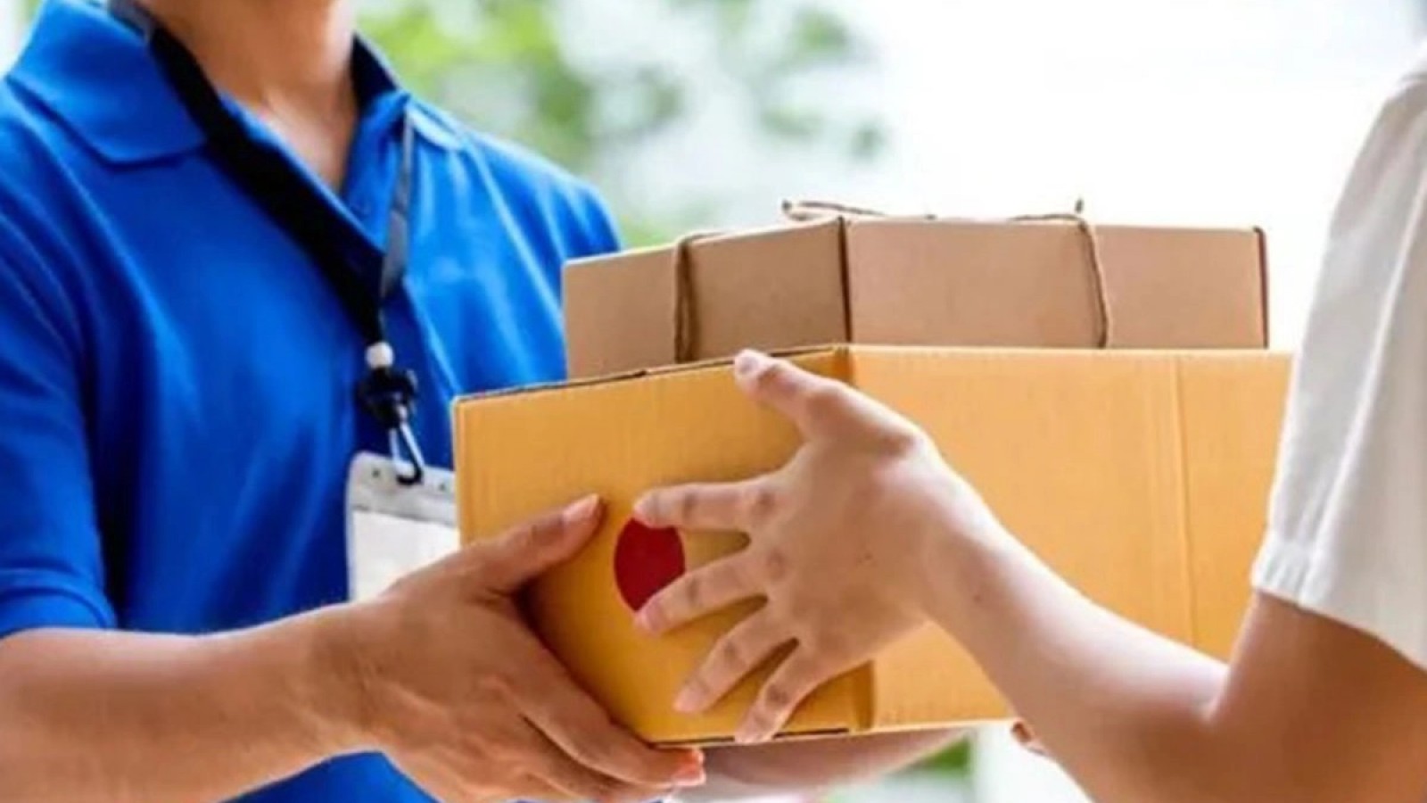 El gobierno de Javier Milei elevó el monto a u$s3.000 para las compras en el exterior