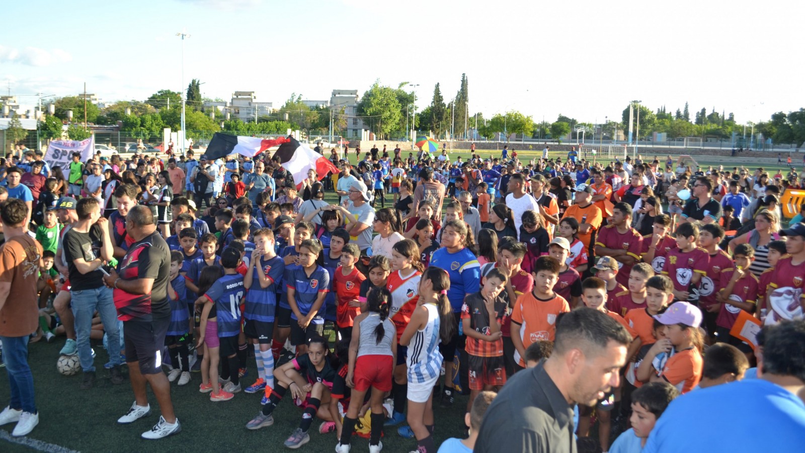 Maipú celebró el cierre de un año a puro fútbol infantil